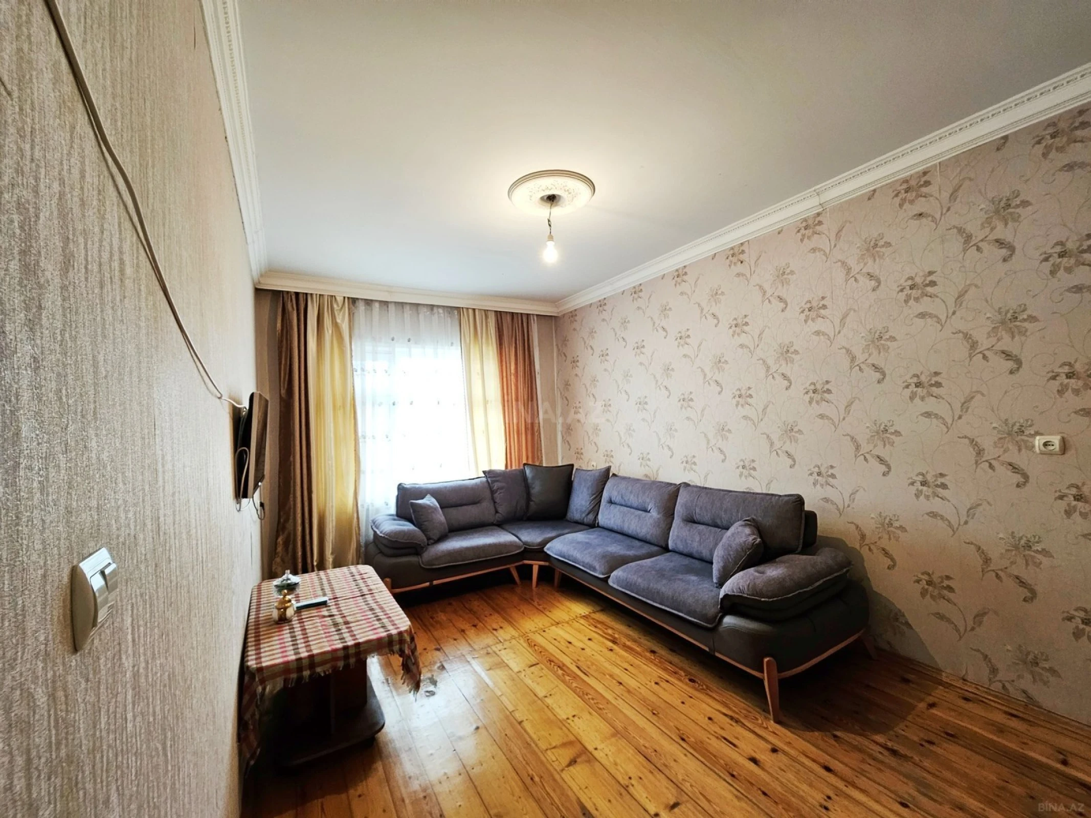 Satılır 4 otaqlı mənzil 110 m²