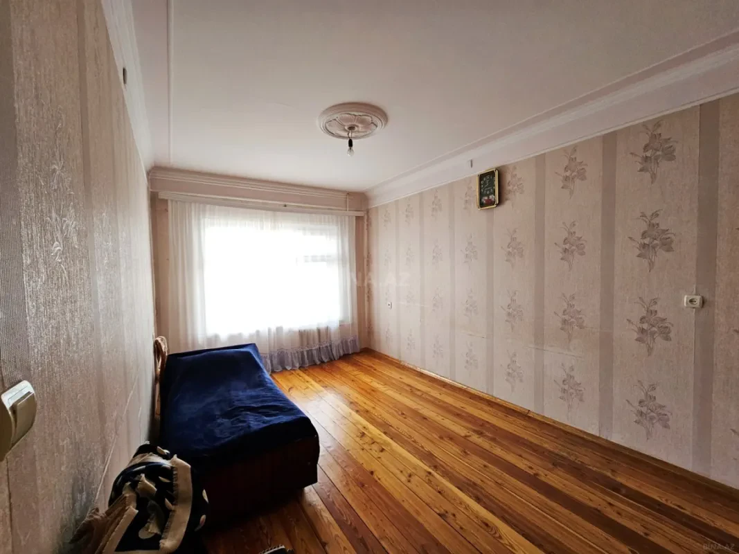 Satılır 4 otaqlı mənzil 110 m²