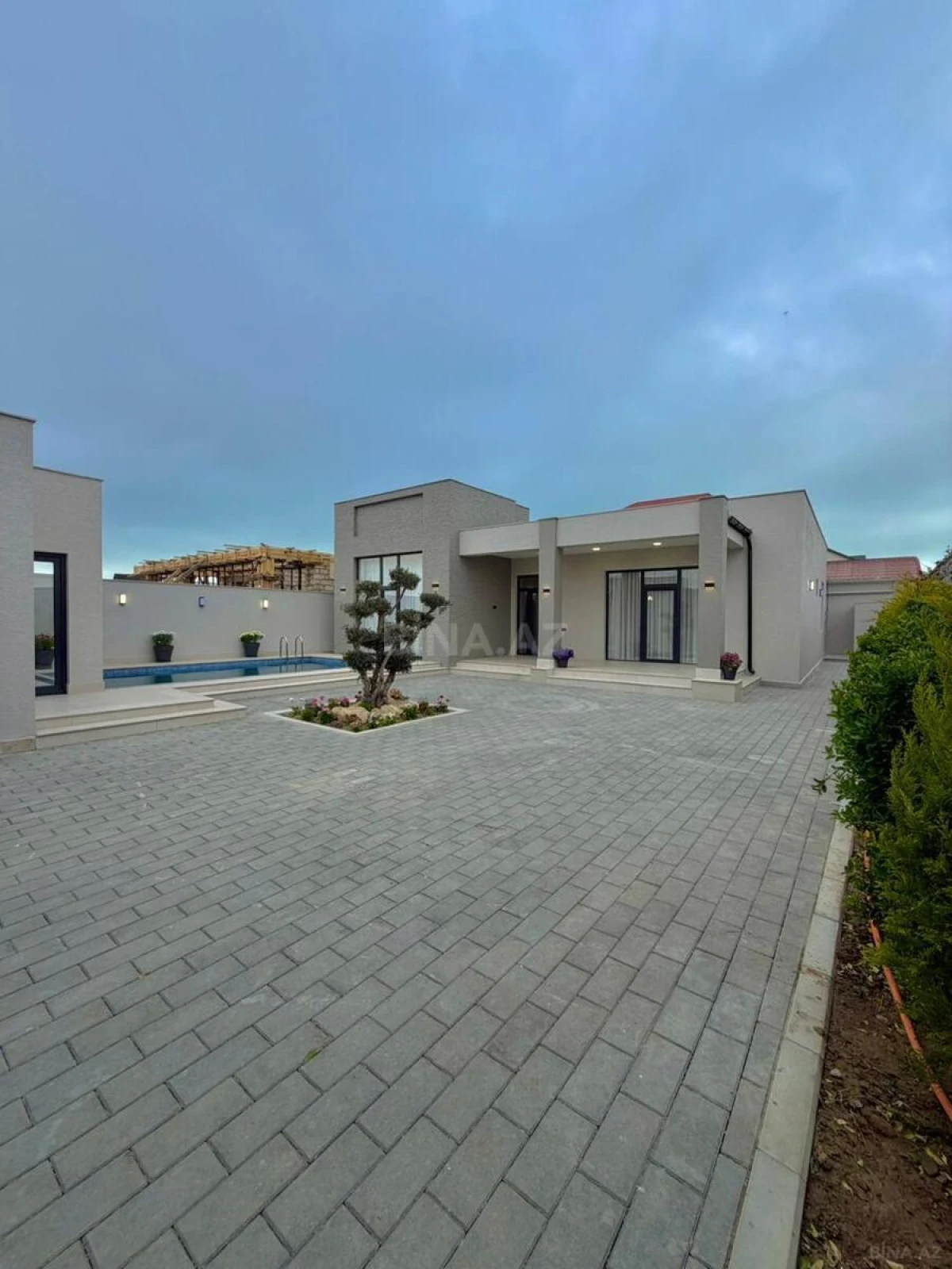Satılır 4 otaqlı həyət evi 160 m²