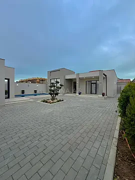 Satılır 4 otaqlı həyət evi 160 m²