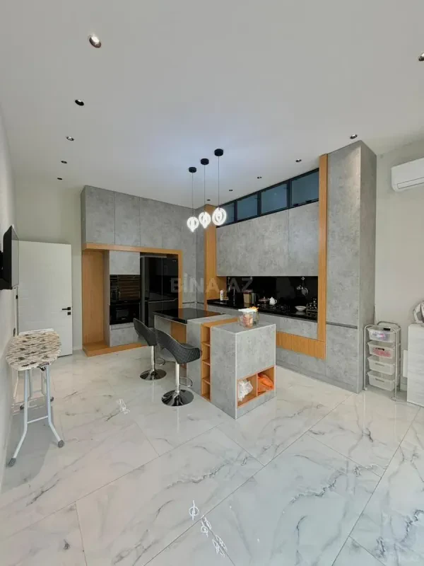 Satılır 4 otaqlı həyət evi 220 m²