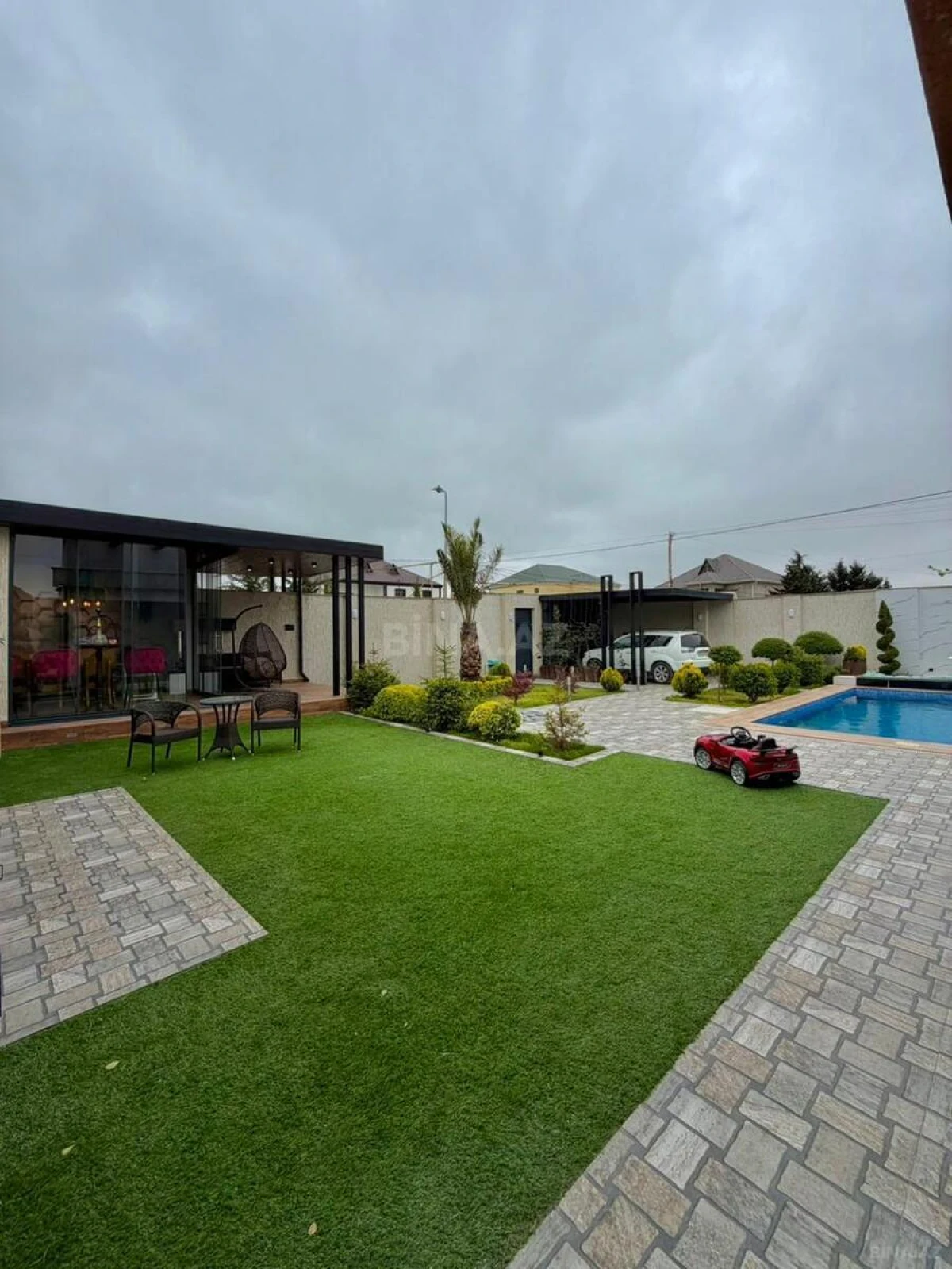 Satılır 4 otaqlı həyət evi 220 m²