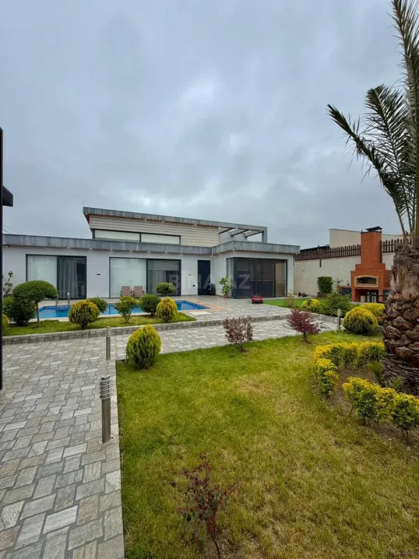 Satılır 4 otaqlı həyət evi 220 m²