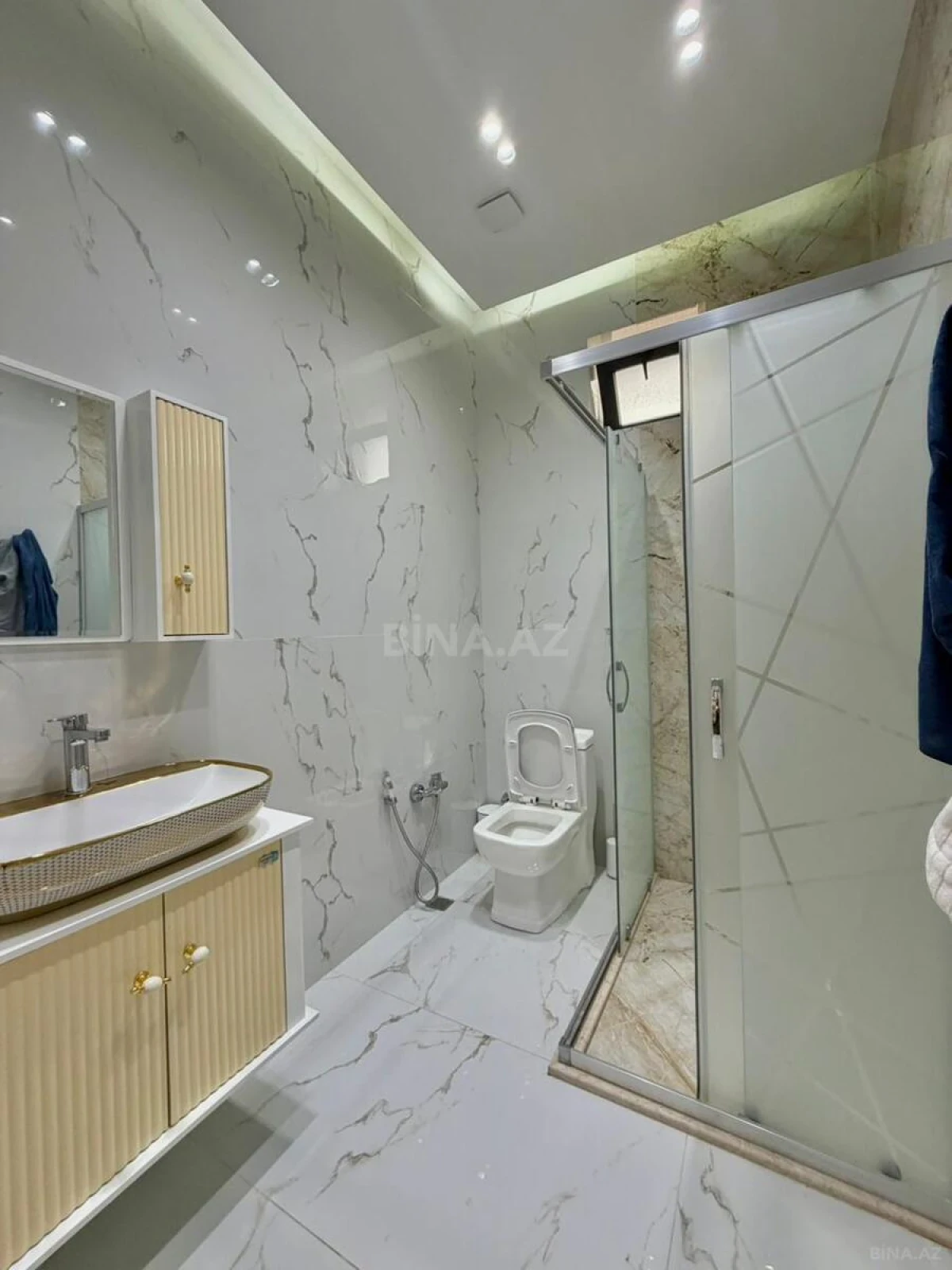 Satılır 4 otaqlı həyət evi 220 m²