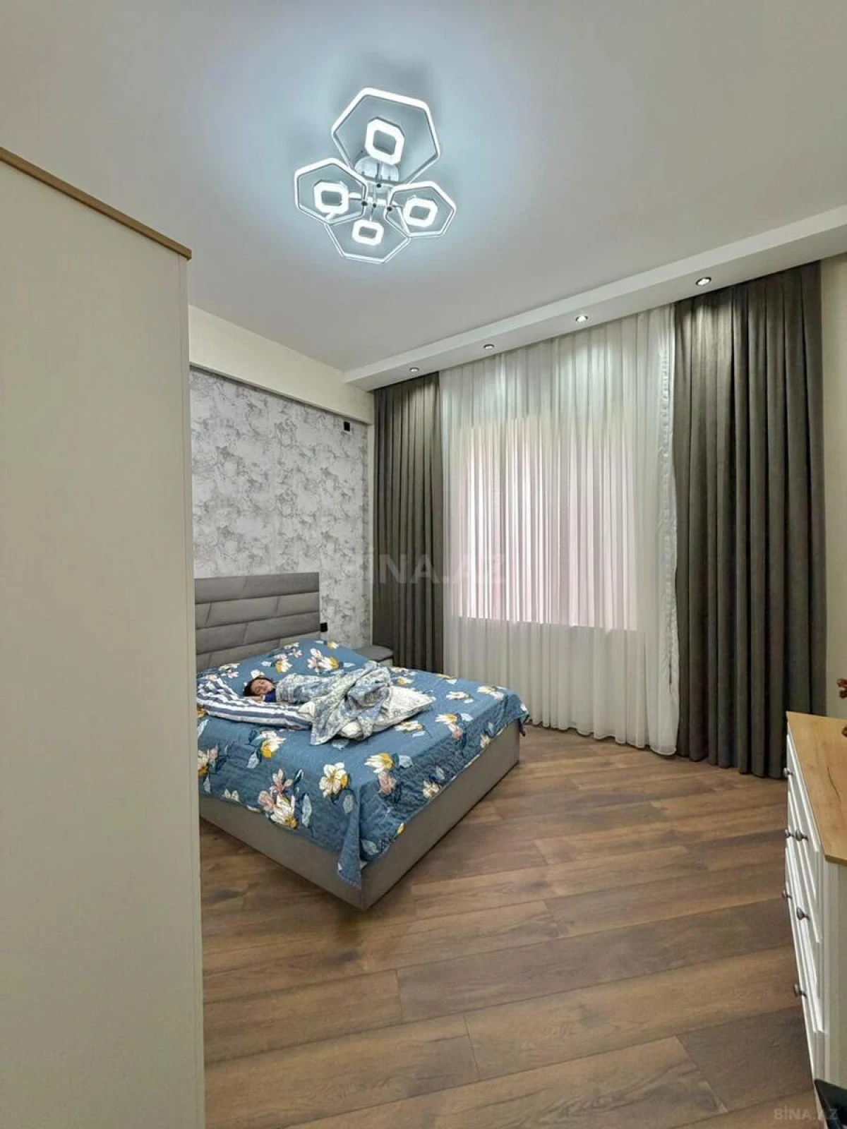 Satılır 4 otaqlı həyət evi 220 m²