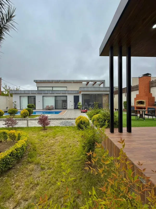 Satılır 4 otaqlı həyət evi 220 m²