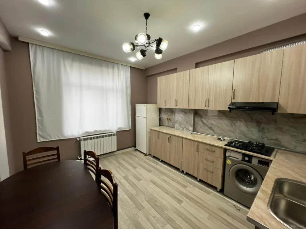 Kirayə verilir 2 otaqlı mənzil 78 m²