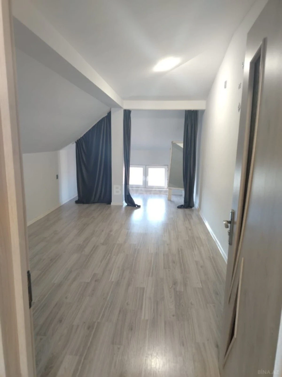 Satılır 2 otaqlı mənzil 70 m²