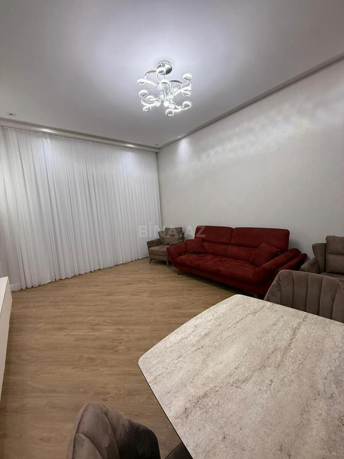Kirayə verilir 3 otaqlı mənzil 100 m²