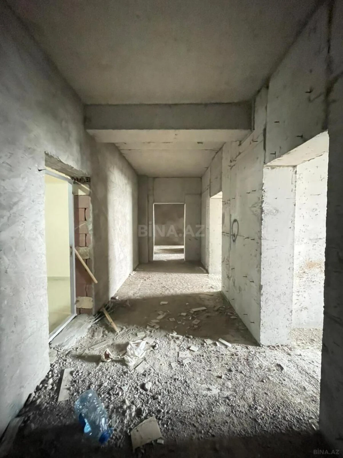 Satılır 4 otaqlı mənzil 164 m²