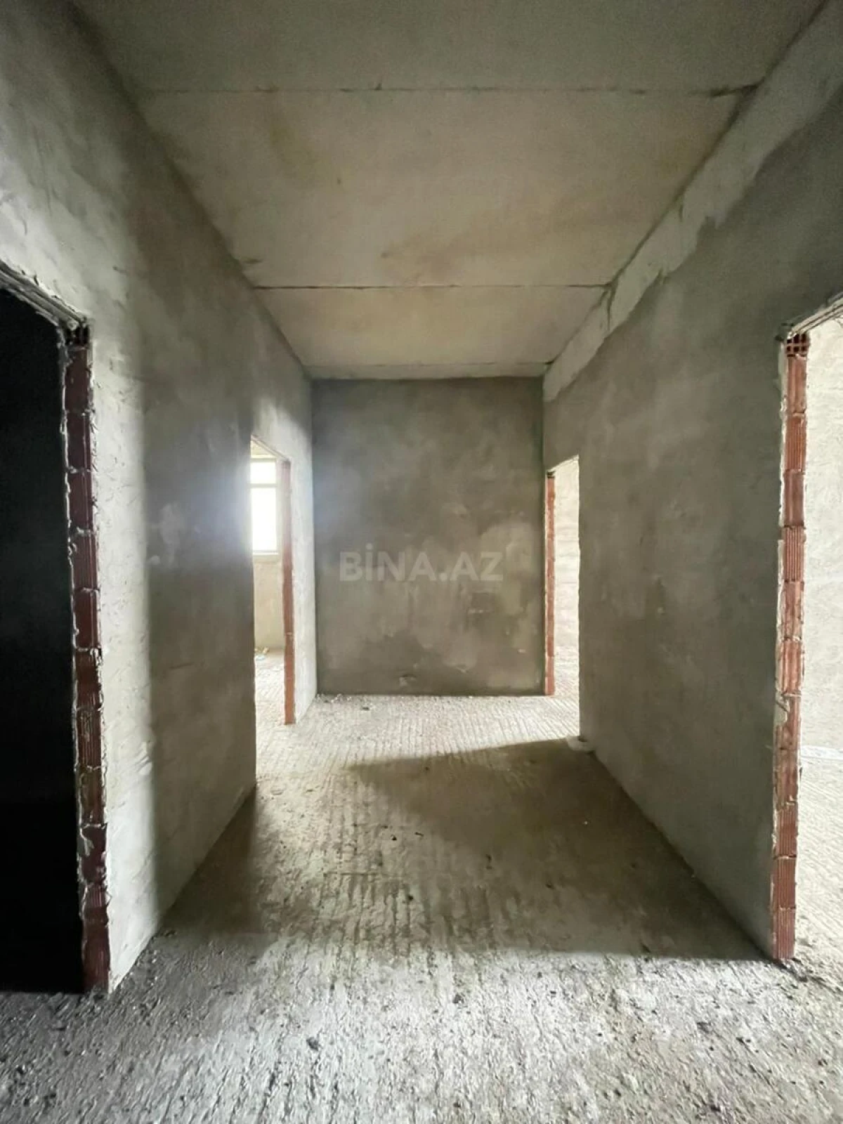 Satılır 4 otaqlı mənzil 164 m²