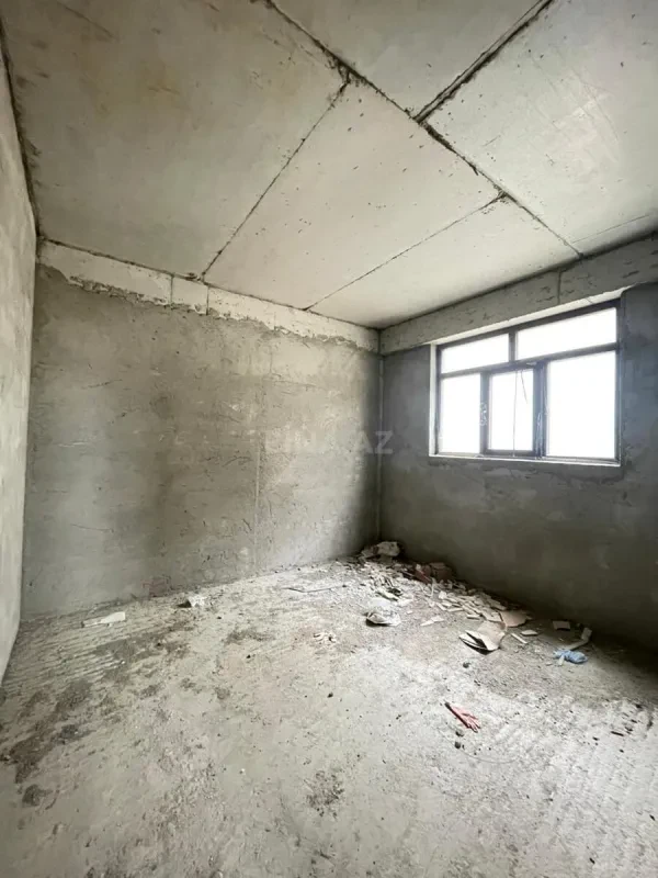 Satılır 4 otaqlı mənzil 164 m²