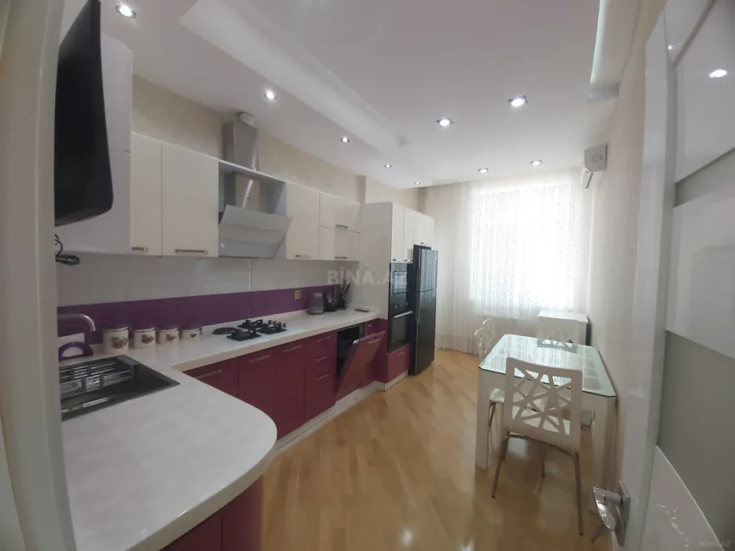 Satılır 3 otaqlı mənzil 110 m²