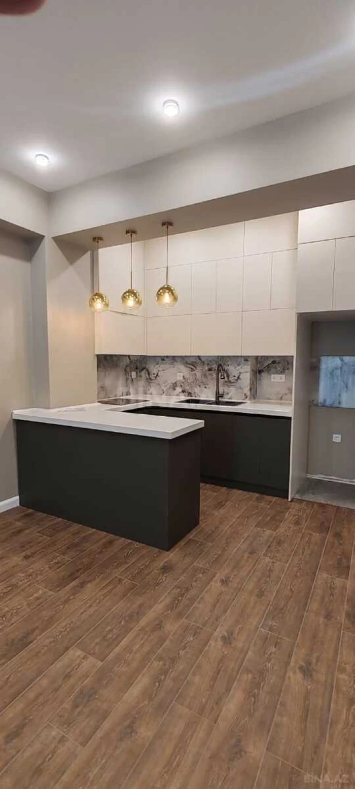 Satılır 2 otaqlı mənzil 63 m²