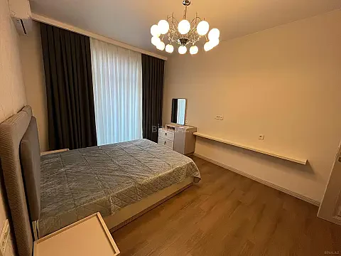 Kirayə verilir 4 otaqlı mənzil 180 m²