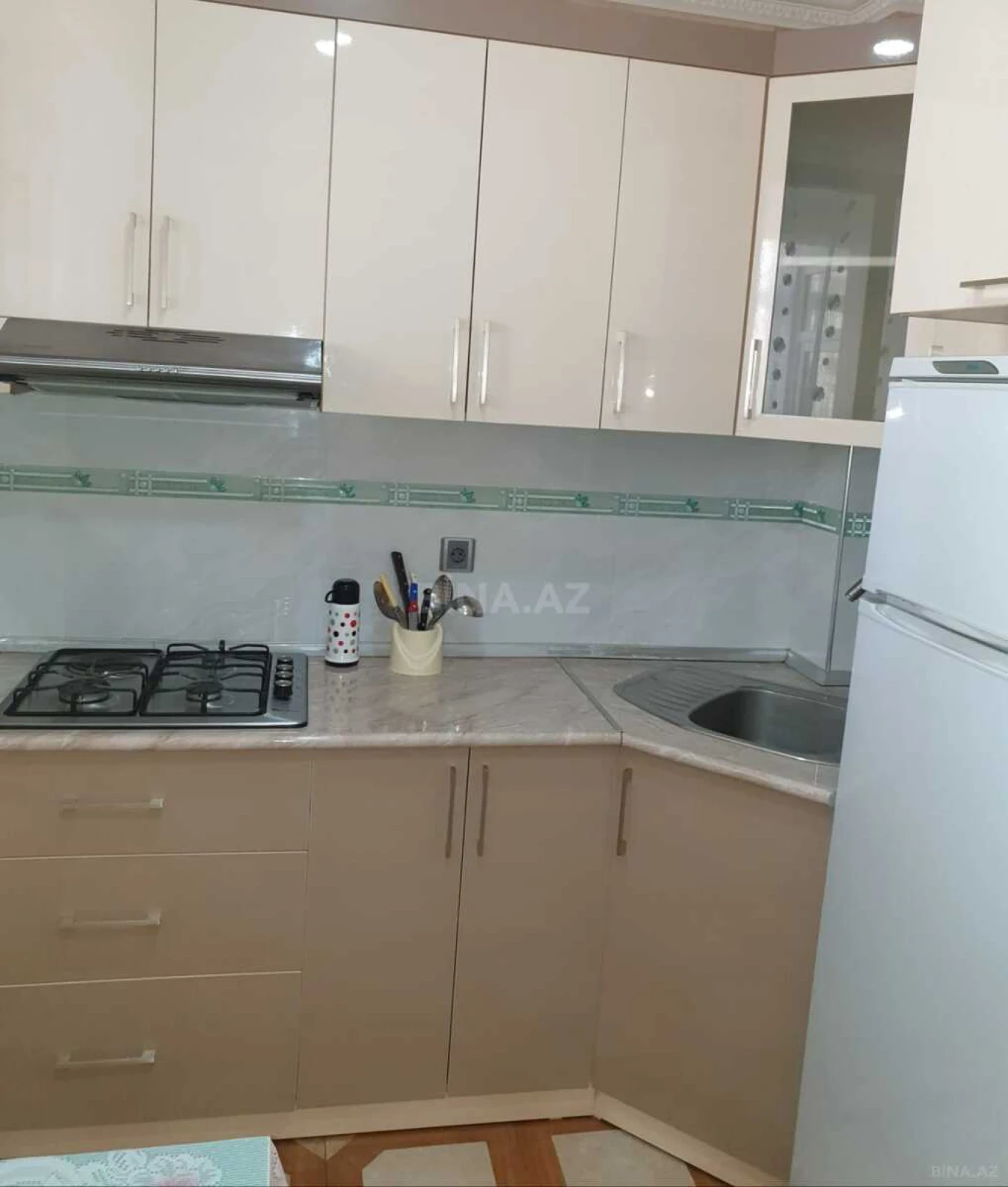 Kirayə verilir 2 otaqlı mənzil 60 m²