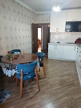 Satılır 5 otaqlı mənzil 120 m²
