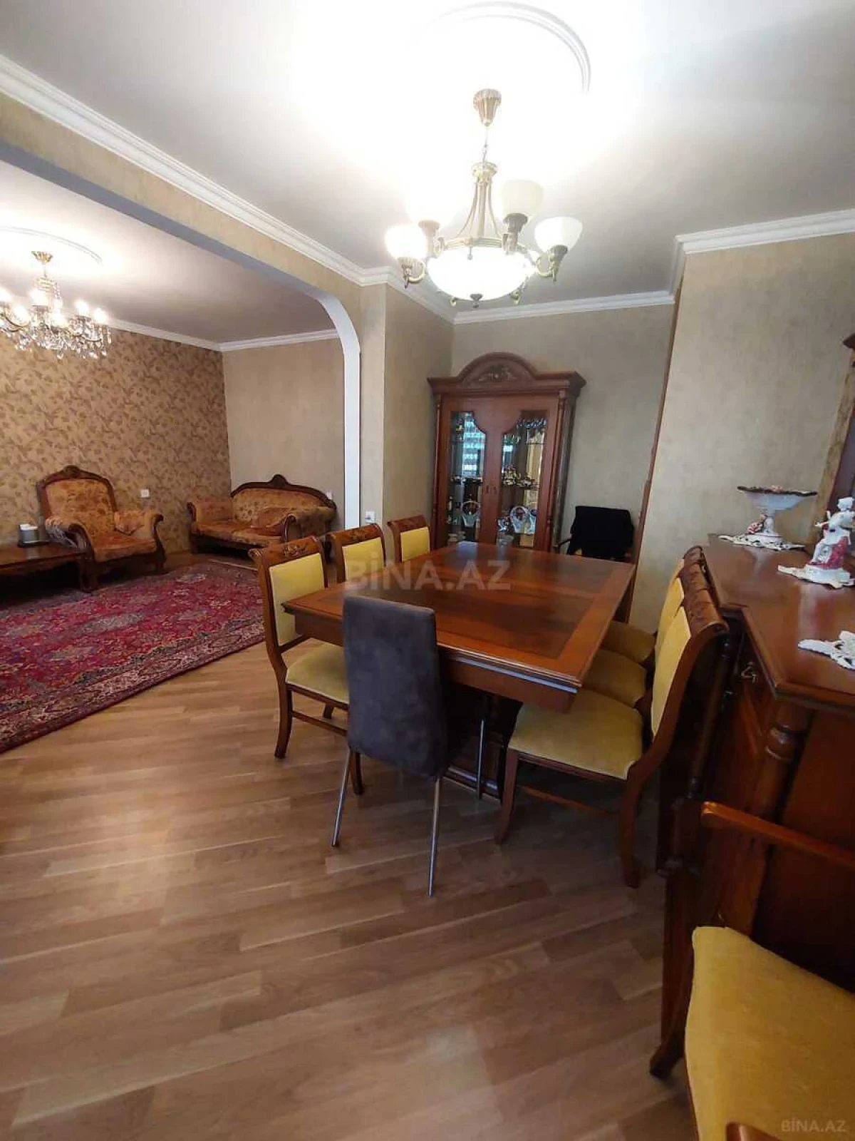 Satılır 5 otaqlı mənzil 120 m²