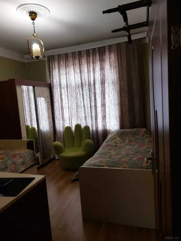 Satılır 5 otaqlı mənzil 120 m²