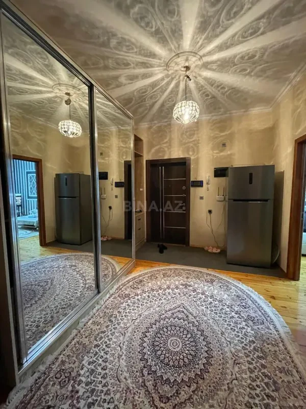 Satılır 3 otaqlı mənzil 106 m²