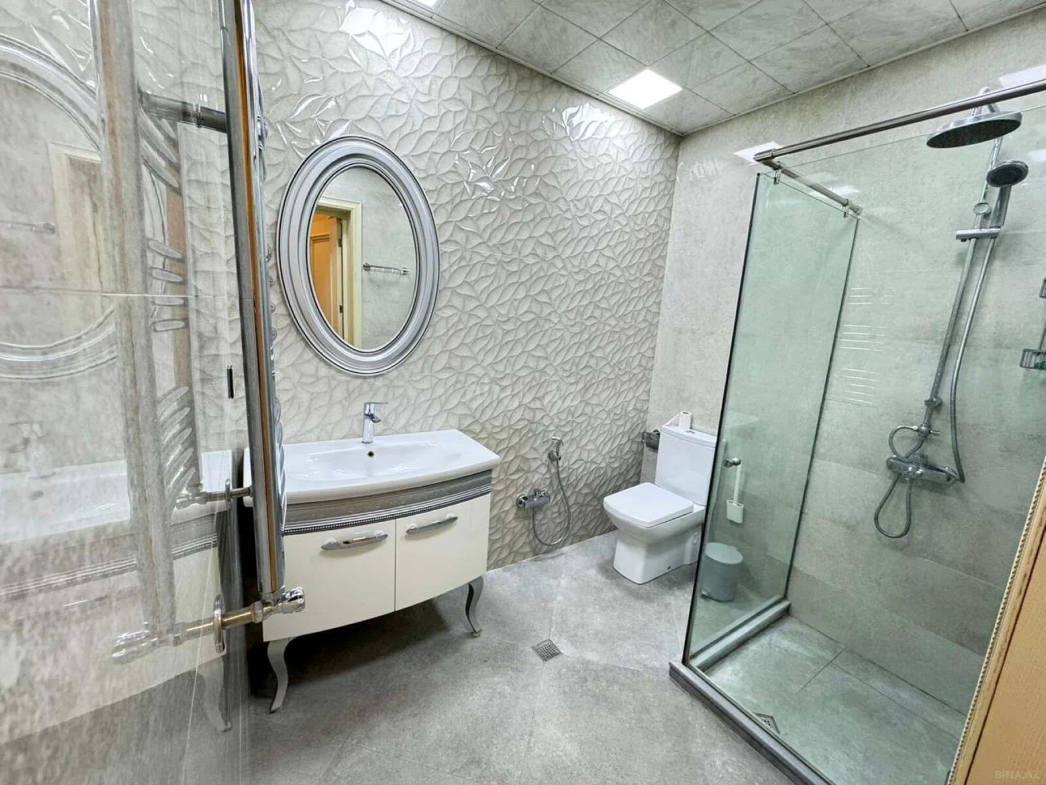 Kirayə verilir 2 otaqlı mənzil 100 m²