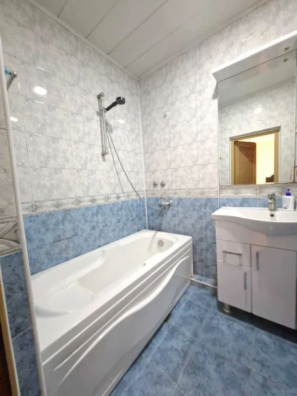 Satılır 3 otaqlı mənzil 105 m²