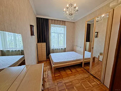Satılır 3 otaqlı mənzil 105 m²