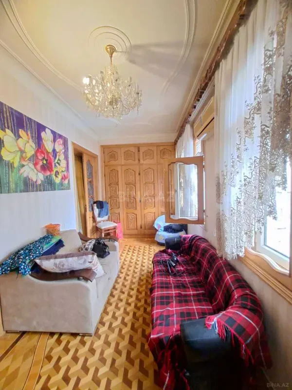 Satılır 3 otaqlı mənzil 105 m²