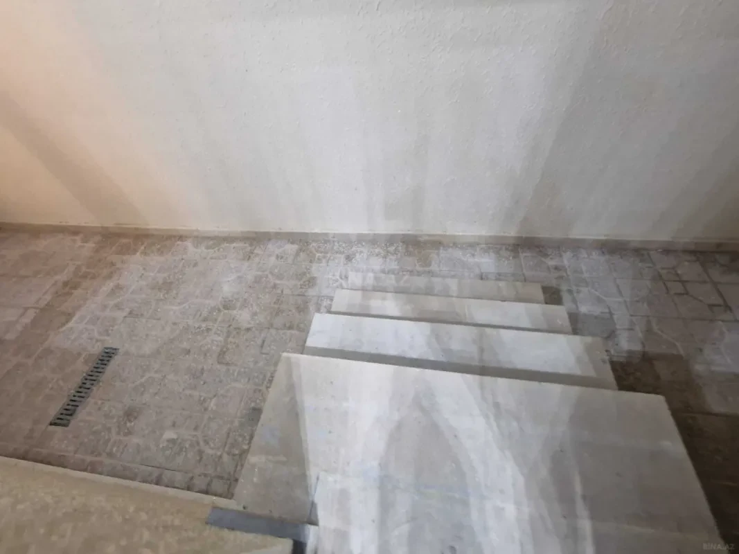 Satılır 5 otaqlı həyət evi 160 m²