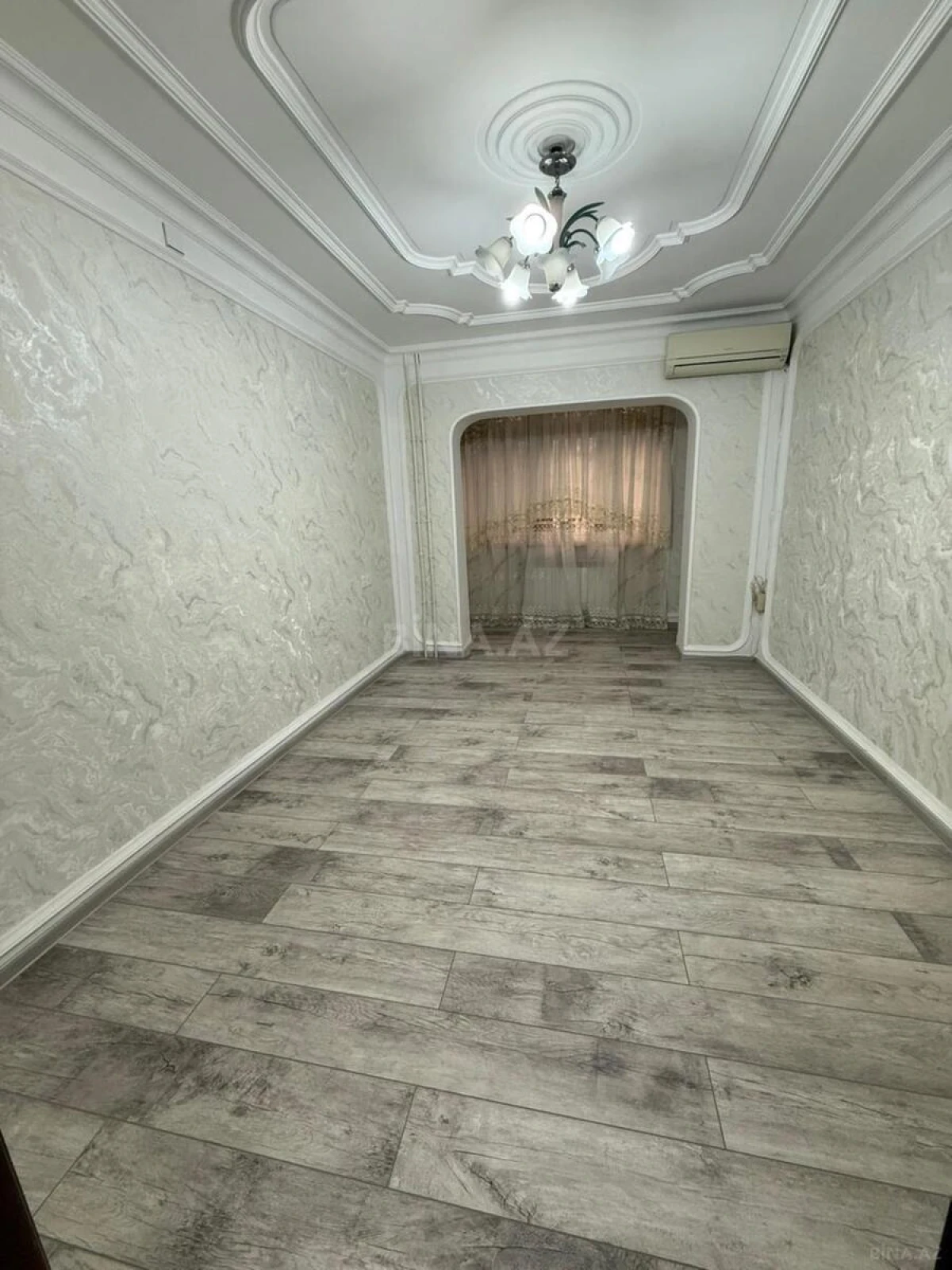 Kirayə verilir 2 otaqlı mənzil 85 m²
