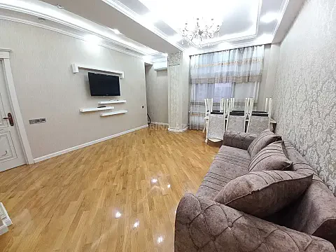 Kirayə verilir 2 otaqlı mənzil 80 m²