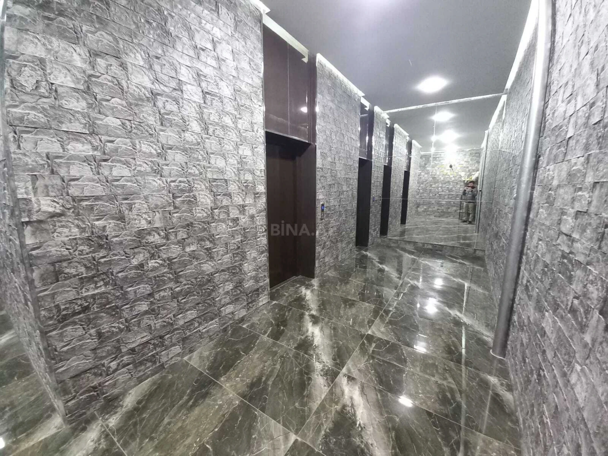 Kirayə verilir 2 otaqlı mənzil 80 m²