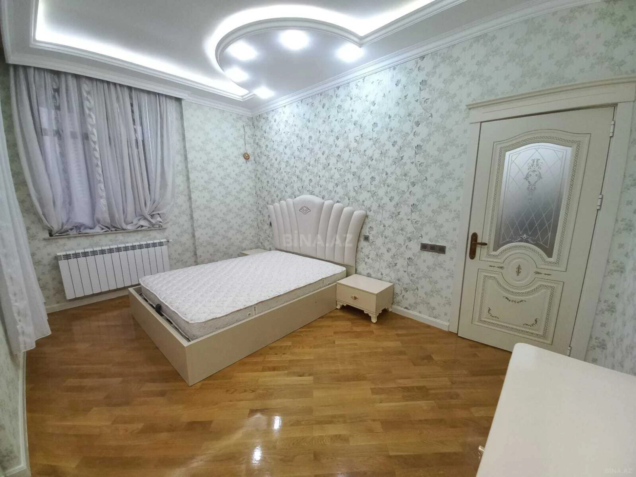 Kirayə verilir 2 otaqlı mənzil 80 m²