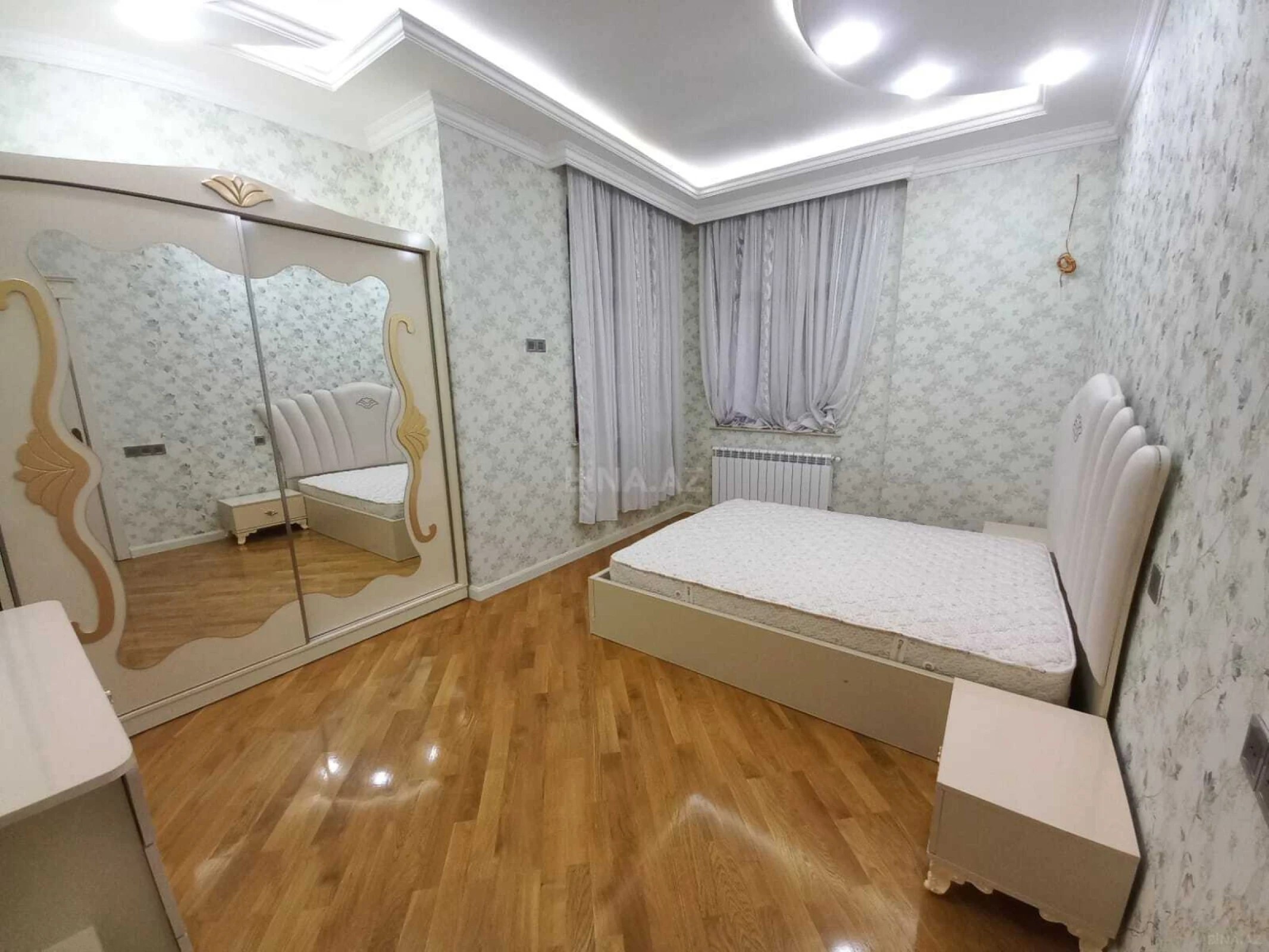 Kirayə verilir 2 otaqlı mənzil 80 m²