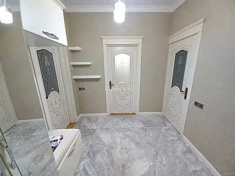 Kirayə verilir 2 otaqlı mənzil 80 m²