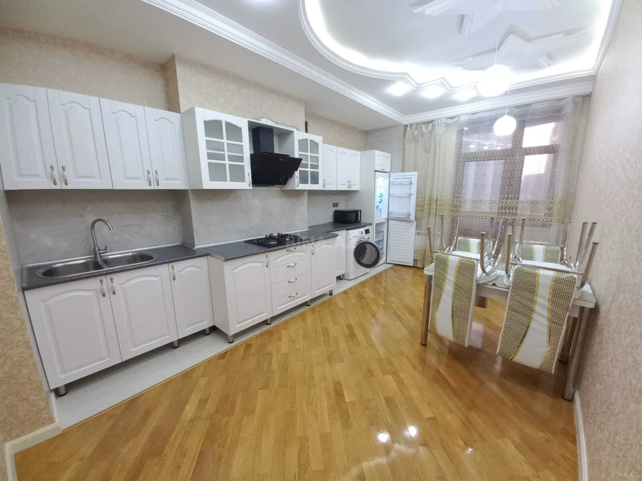 Kirayə verilir 2 otaqlı mənzil 80 m²
