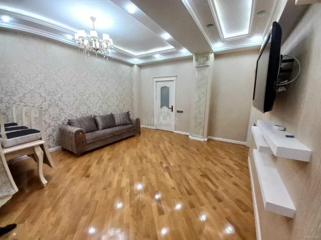 Kirayə verilir 2 otaqlı mənzil 80 m²