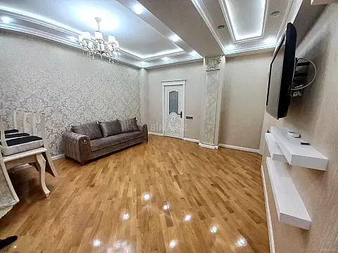 Kirayə verilir 2 otaqlı mənzil 80 m²