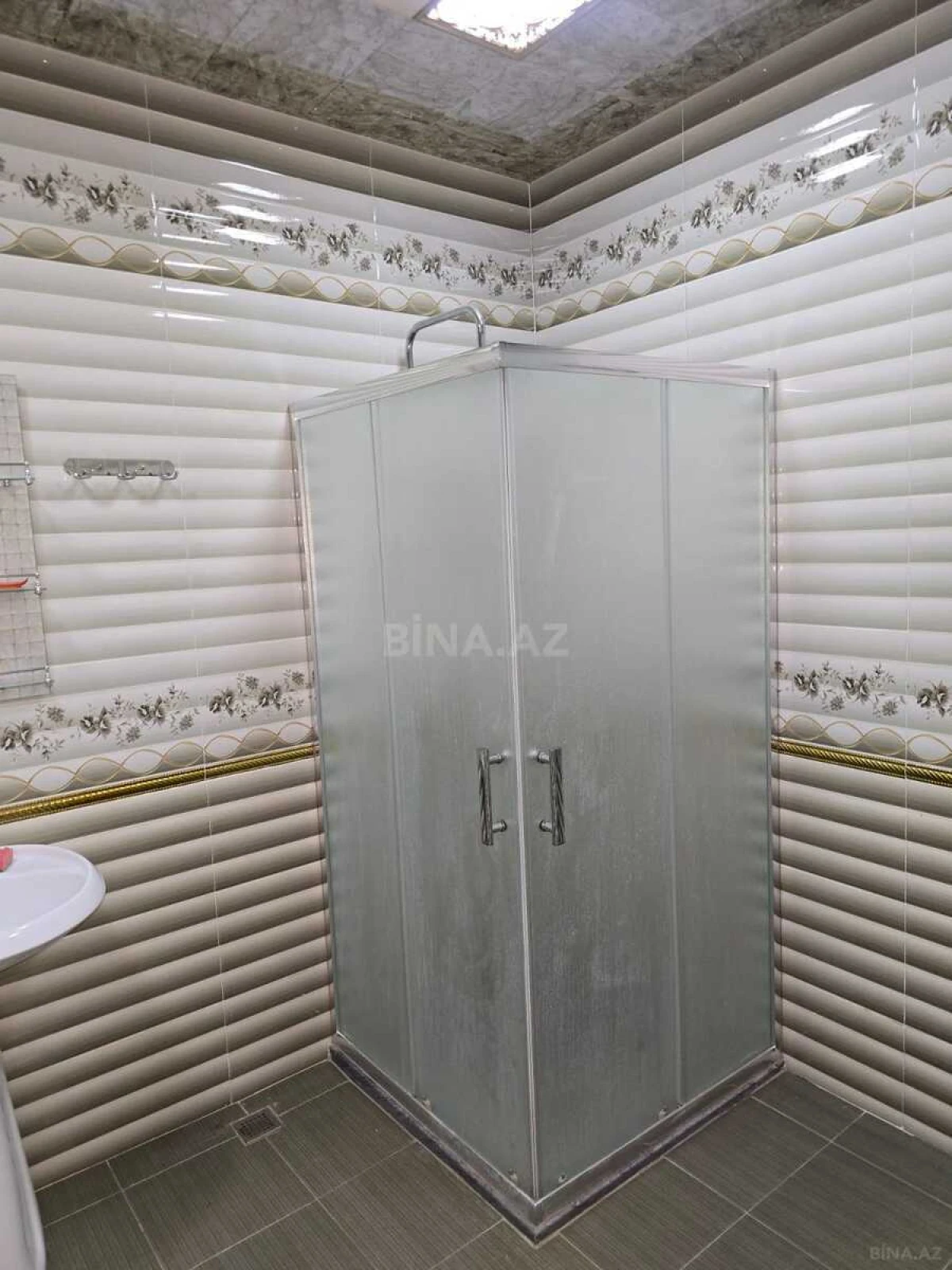 Kirayə verilir 2 otaqlı mənzil 100 m²