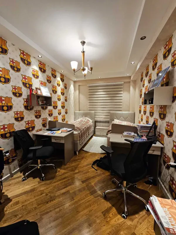 Satılır 3 otaqlı mənzil 180 m²