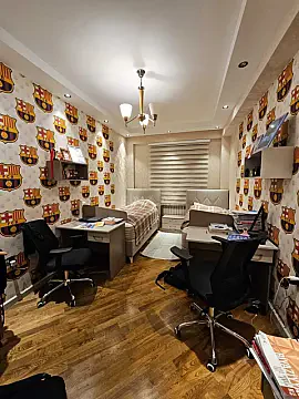 Satılır 3 otaqlı mənzil 180 m²