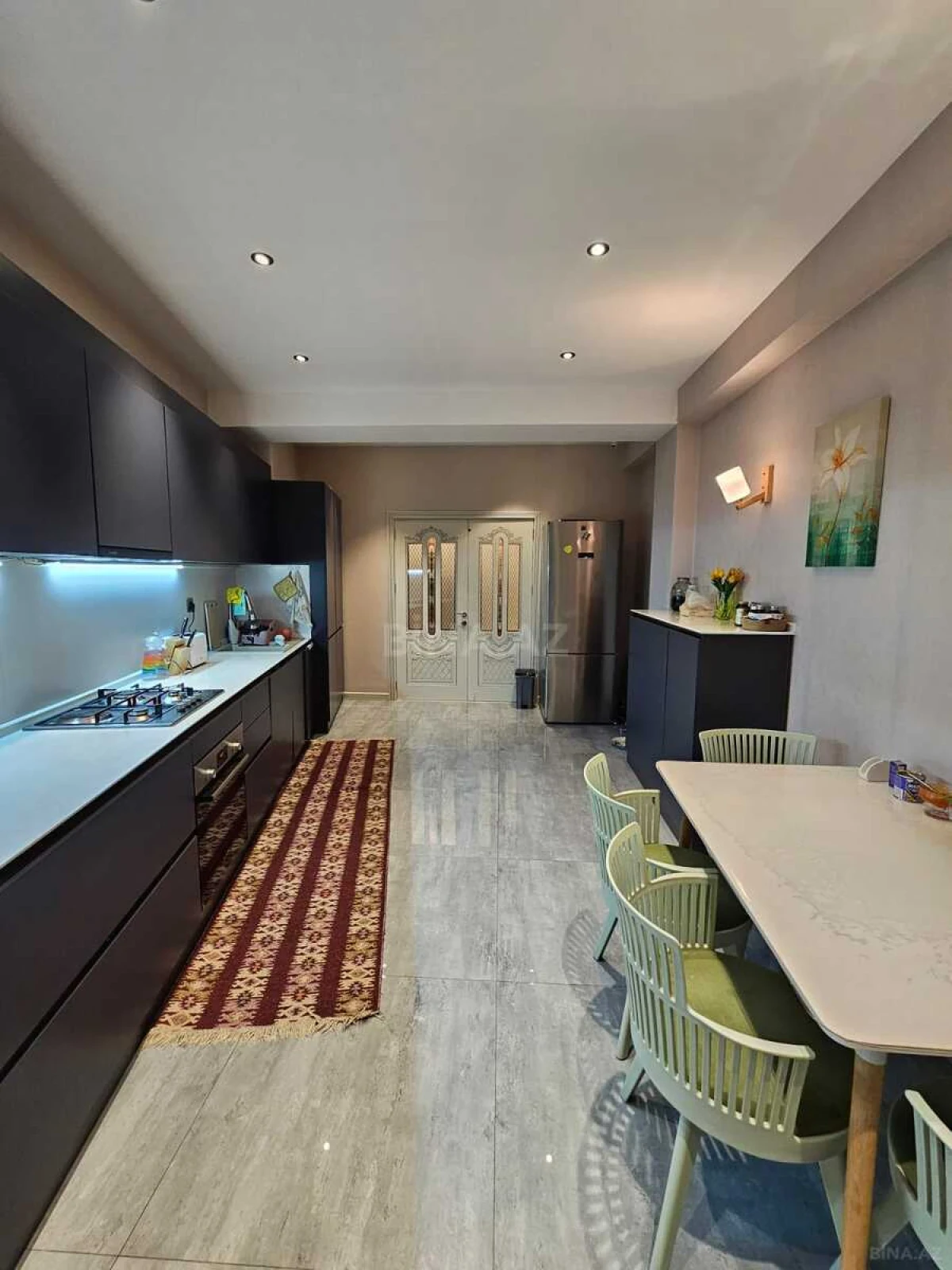 Satılır 3 otaqlı mənzil 180 m²