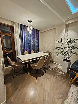 Satılır 3 otaqlı mənzil 180 m²