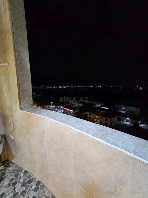 Satılır 3 otaqlı mənzil 180 m²