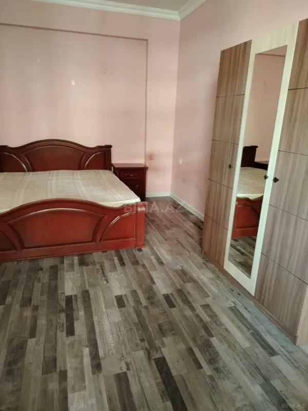 Kirayə verilir 2 otaqlı mənzil 65 m²