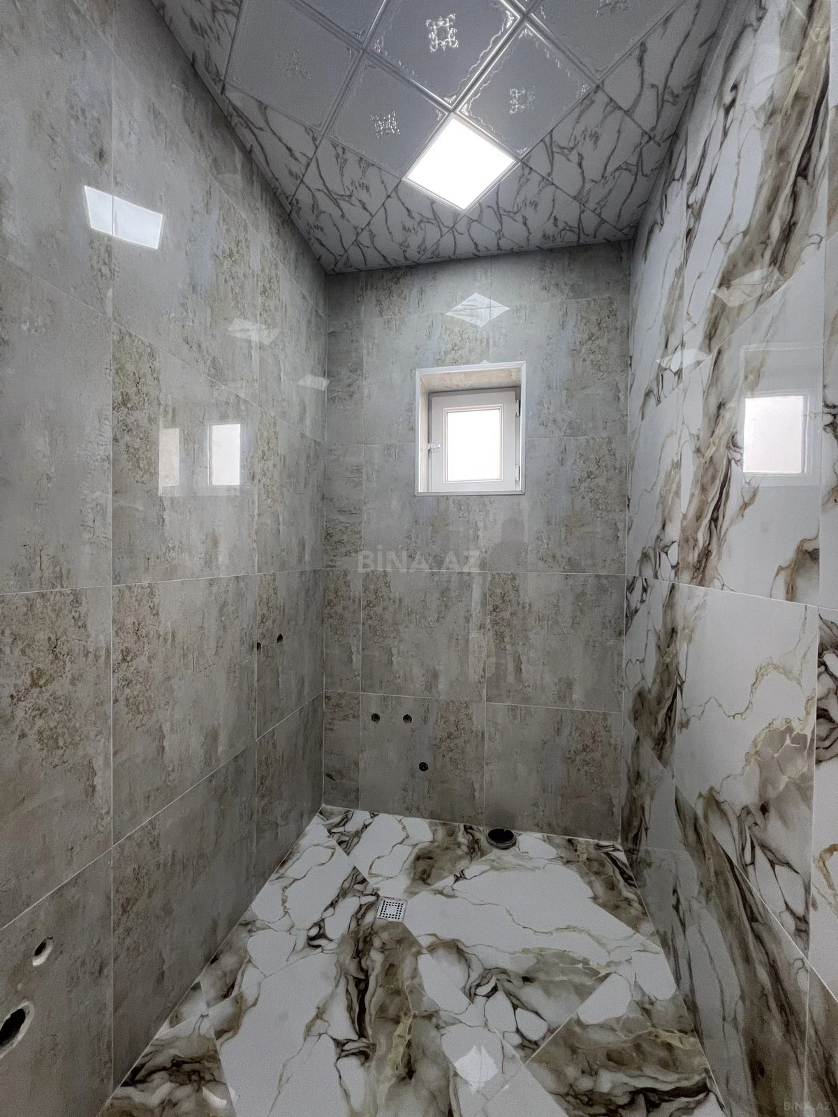 Satılır 5 otaqlı həyət evi 170 m²