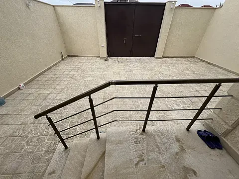 Satılır 5 otaqlı həyət evi 170 m²