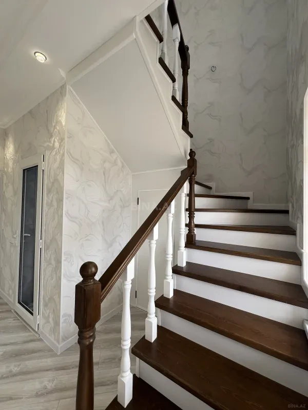 Satılır 5 otaqlı həyət evi 170 m²