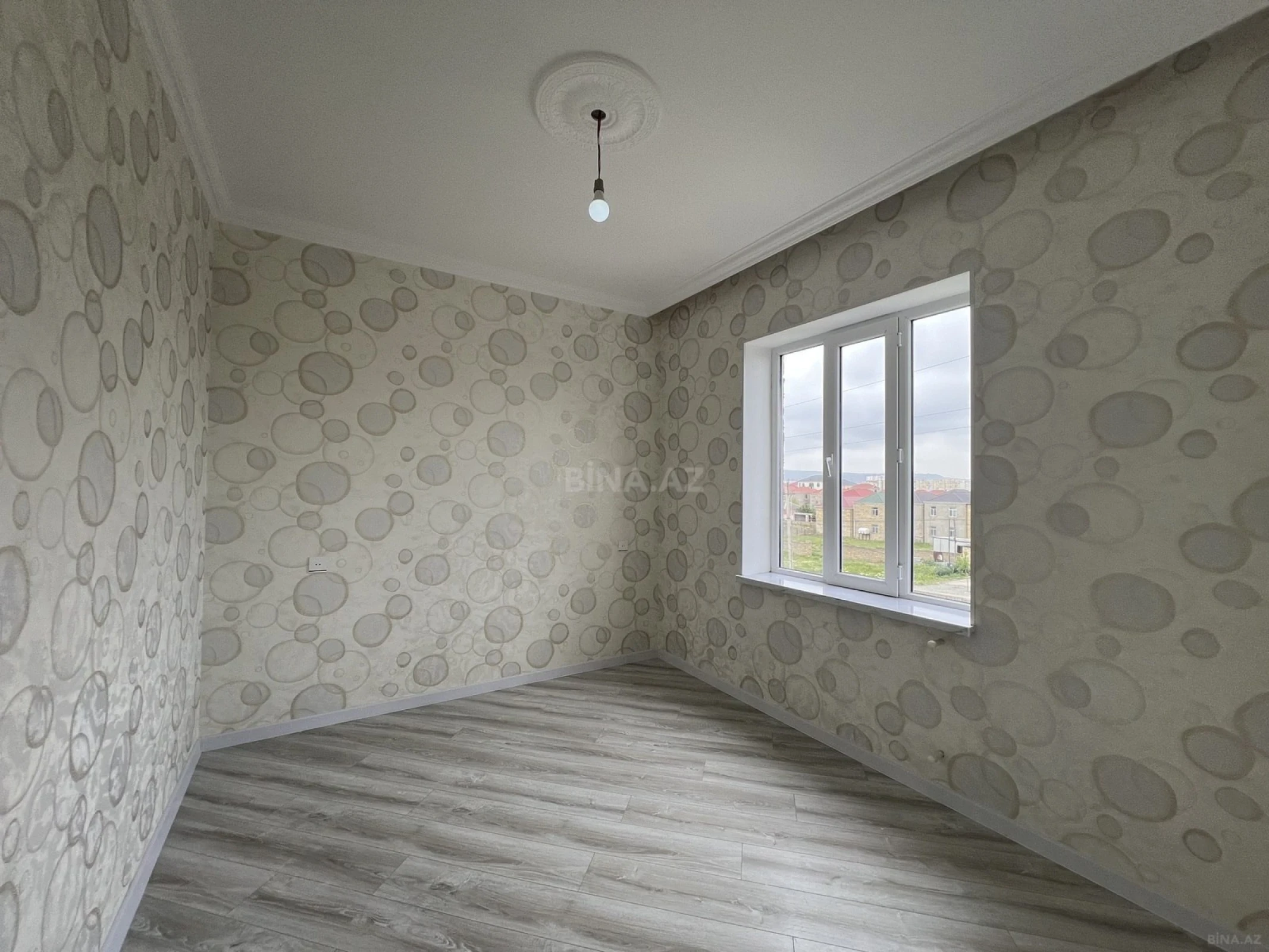 Satılır 5 otaqlı həyət evi 170 m²