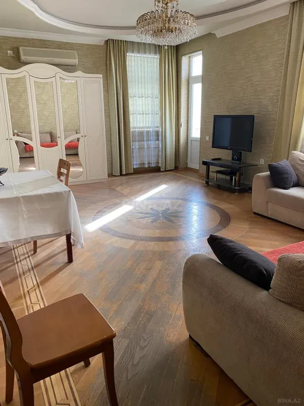 Kirayə verilir 3 otaqlı mənzil 100 m²